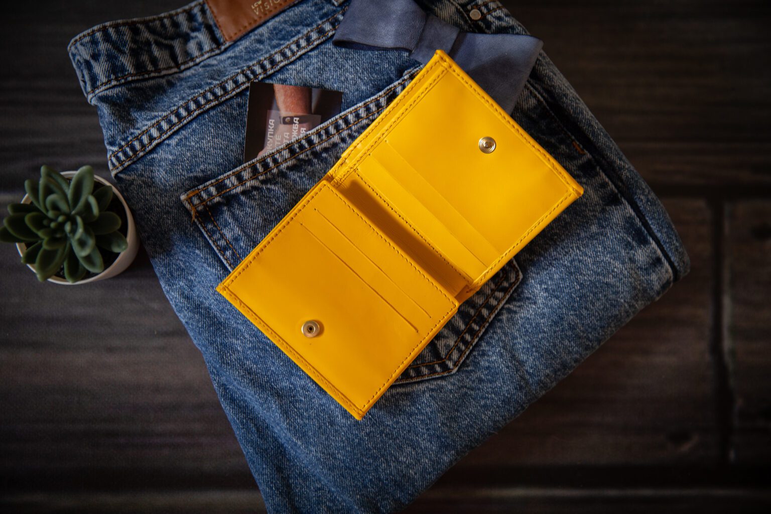 Кожено портмоне Купена YellowLimited  |  Дамски портмонета