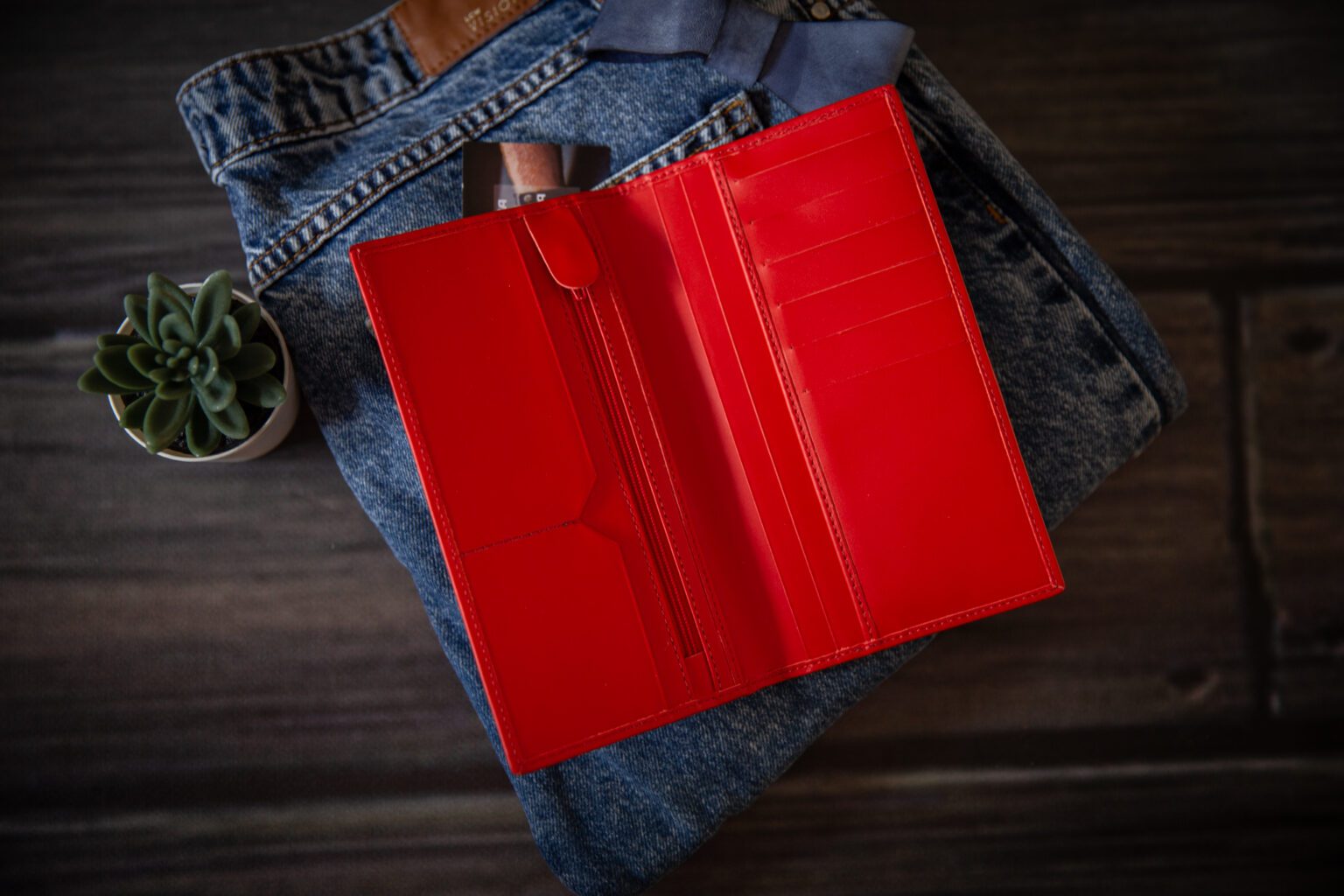 Кожен портфейл Черни връх Red  Limited  |  Дамски портмонета