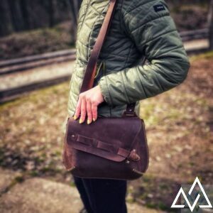 Дамска кожена чанта Момин връх  |  Кожени чанти