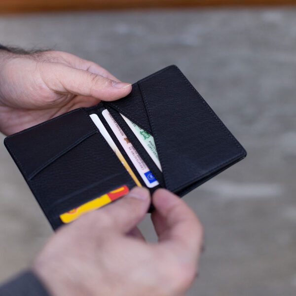 Кожен портфейл Вежен черен с RFID защита  |  Кожени портфейли