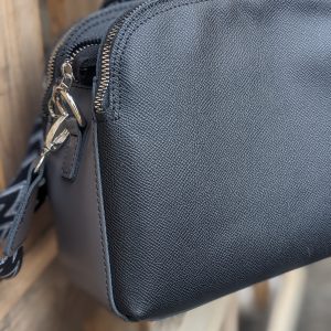 Кожена чанта Мермера черна  |  Дамски портмонета